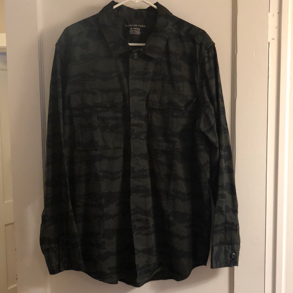 American Eagle Long Sleeve Button Down Camo Shirt - image 1